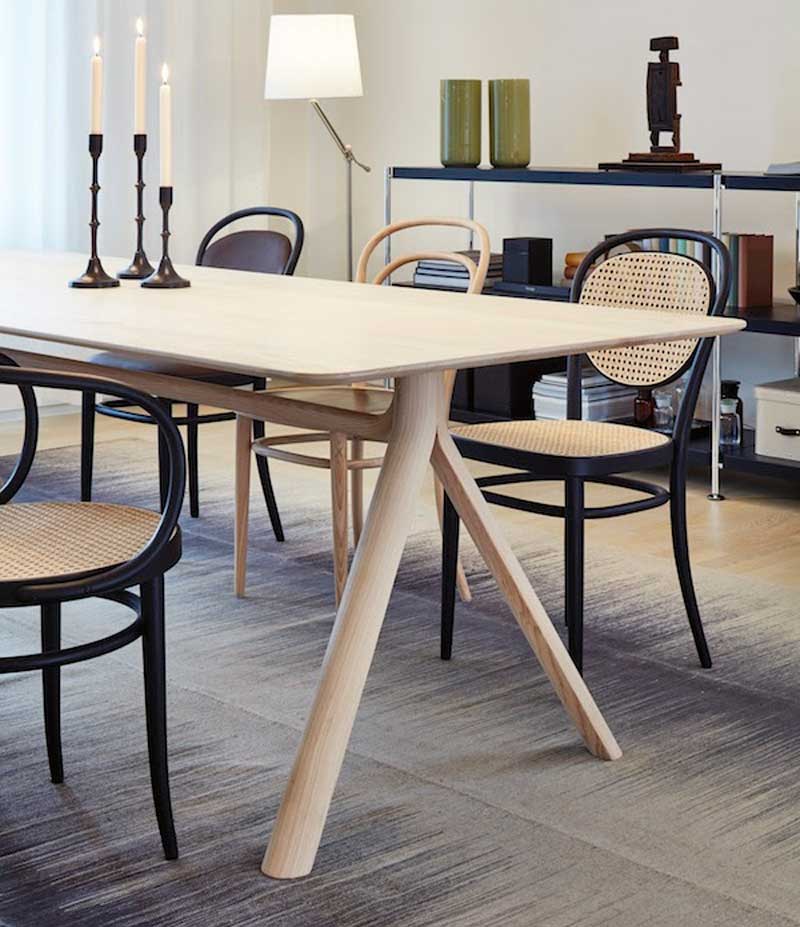 Thonet, modello 1060 by van Ast