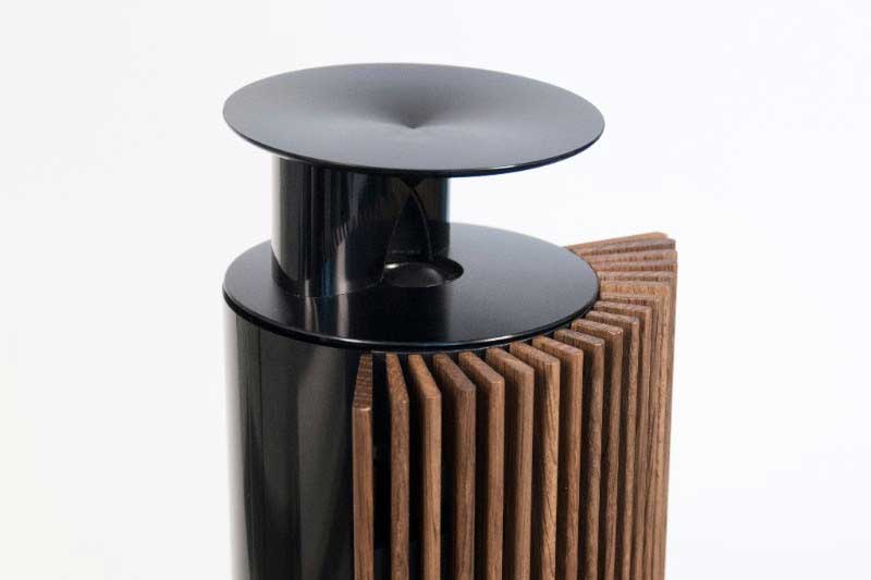 Legno di quercia per BeoLab 18 di Bang & Olufsen