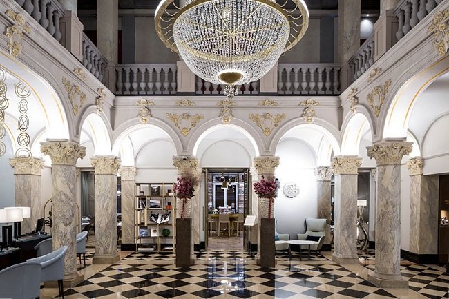Cassina Contract per il  Ritz-Carlton di Ginevra
