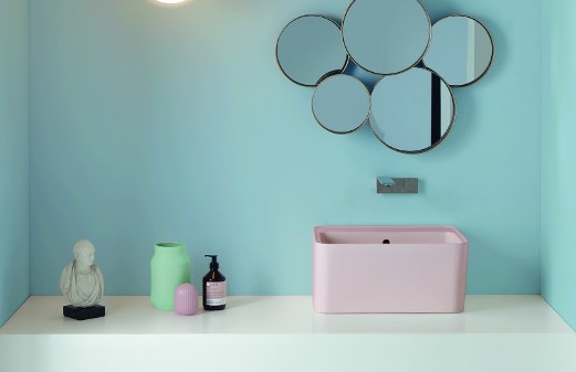 Colavene porta il colore in bagno con Acquarella