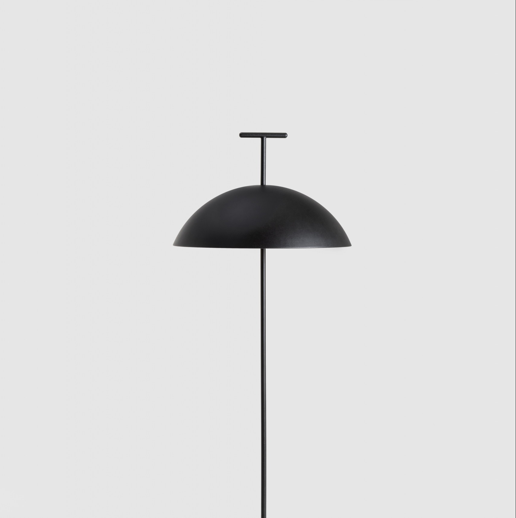 Kartell presenta la sua prima lampada da lettura