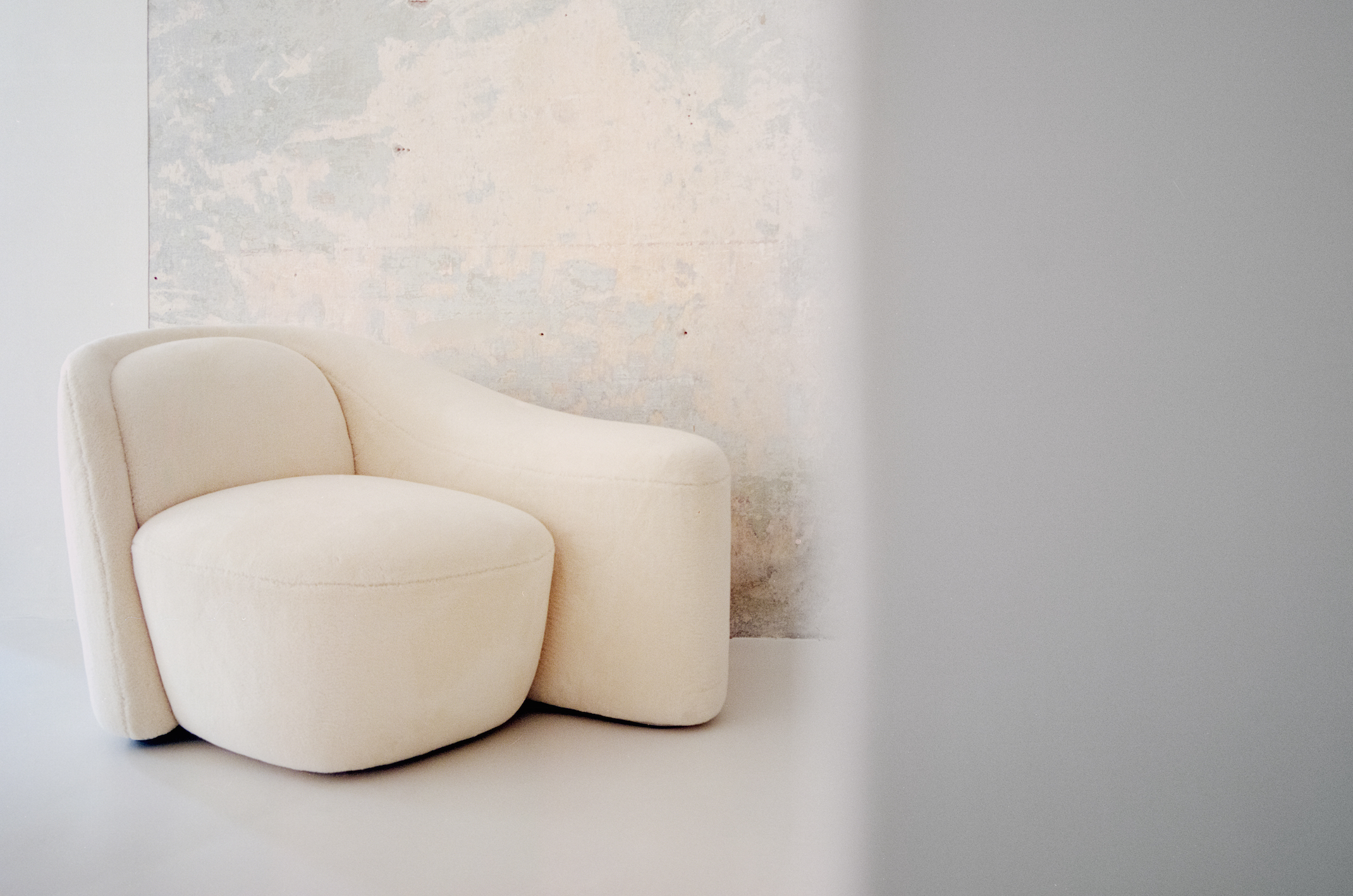 La chaise longue di Navot per Loro Piana Interiors