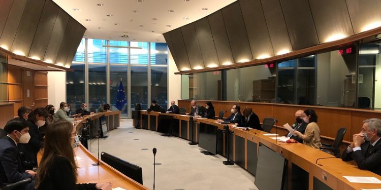Ceramica, a Bruxelles vertice Italia-Spagna