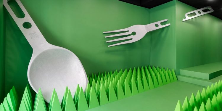 Alessi celebra i 100 anni e collabora con Abloh