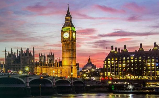 Per Slamp nuovo showroom ed e-commerce in Uk