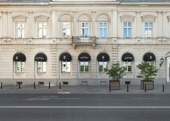 Visionnaire apre a Varsavia