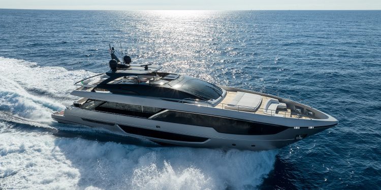 Riva 102′ Corsaro Super, la nuova era dei flybridge