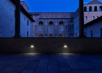Le utopie di luce di Davide Groppi: una doppia anima tra poesia e libertà