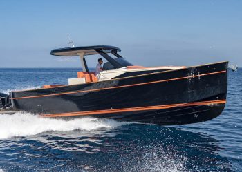 Apreamare vara il Gozzo 35 Speedster, il primo nella categoria con motori fuoribordo