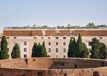 Architectural skin: le superfici esterne cambiano identità allo spazio urbano
