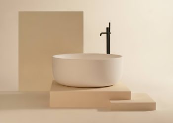 Ceramica Globo lancia Koi, la vasca realizzata con Federica Biasi