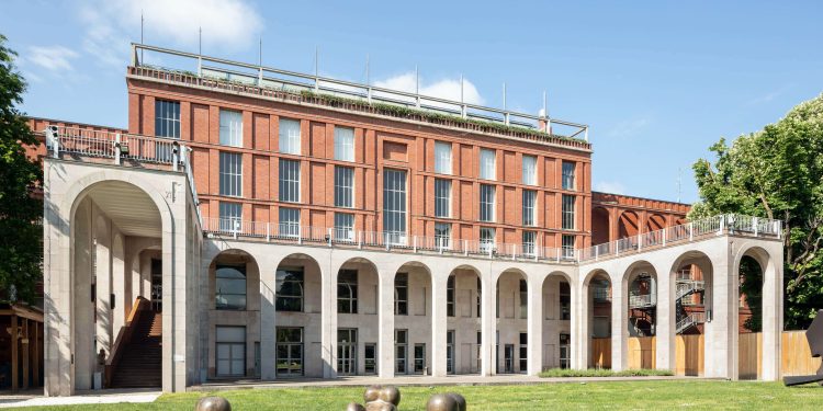 Triennale Milano illustra le mostre su Gae Aulenti, Mendini e Sambonet