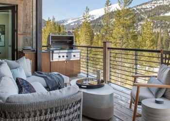 L’après-ski in terrazza è con la collezione Anatra di Patricia Urquiola per Janus et Cie
