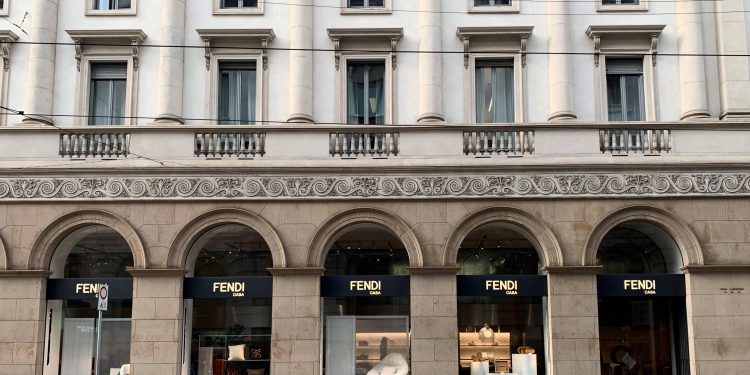 A Milano via Manzoni è nel mirino dei brand dell’arredo