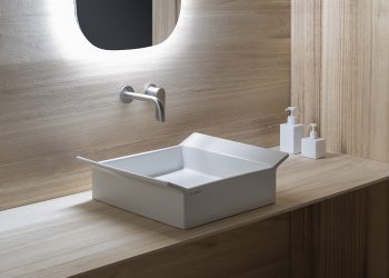 Ceramica Flaminia presenta Box e Tub-Lamp, le collezioni ideate da Nendo