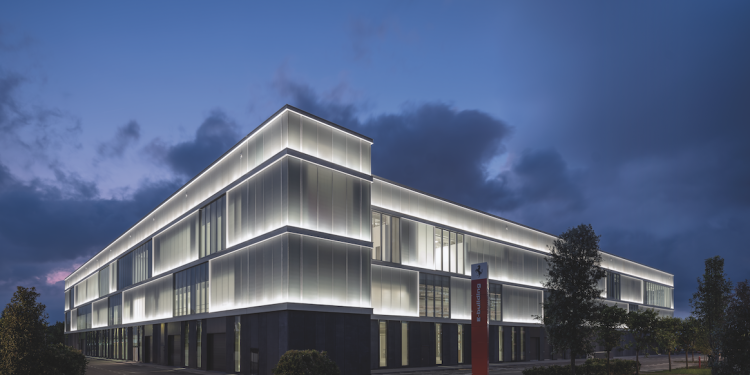 Ferrari inaugura il suo e-building firmato Mario Cucinella