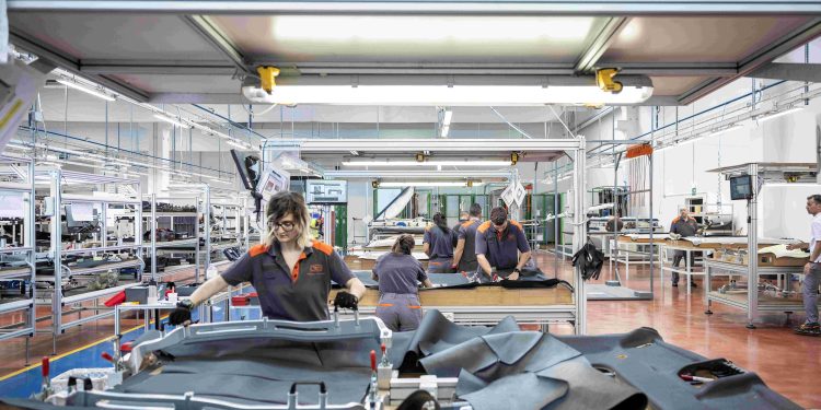 Interiors in Motion di Poltrona Frau acquisisce la britannica KJ Ryan