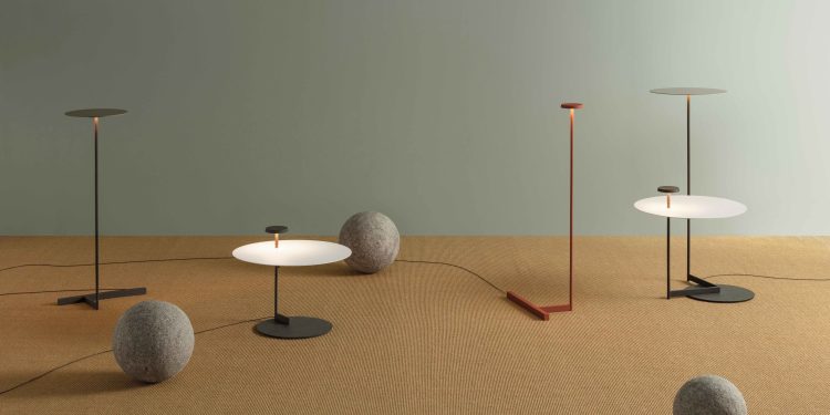 Vibia lancia le lampade da pavimento dal mood minimal