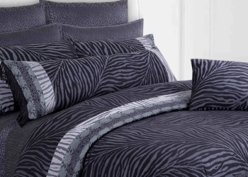 Roberto Cavalli con Designer’s Linen Inc. per biancheria casa e mare
