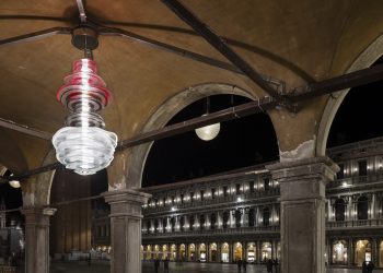 Barovier&Toso e Luca Nichetto danno vita al lampadario Profilo