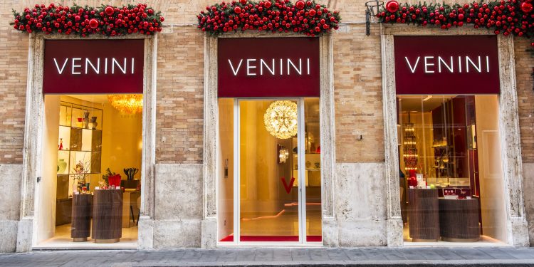 Venini inaugura il suo primo flagship store a Roma