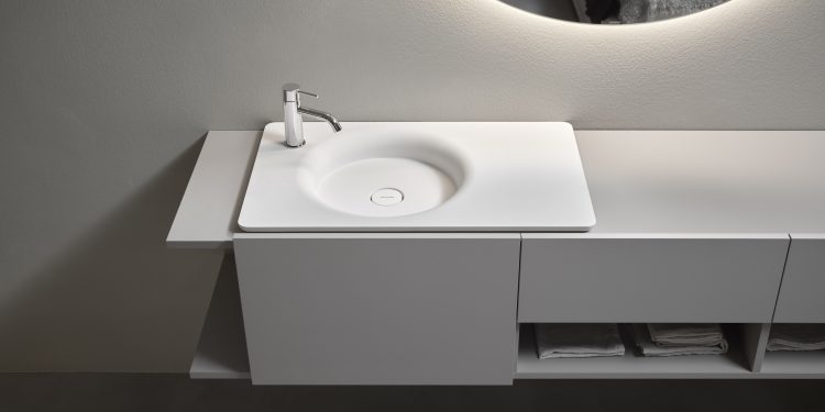 Antoniolupi presenta Carpet, il top con lavabo integrato