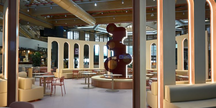 Augusto Contract guida la realizzazione della food court a Il Centro di Arese