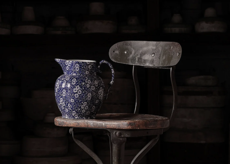 Christopher Bailey rileva le ceramiche inglesi di Burleigh Pottery